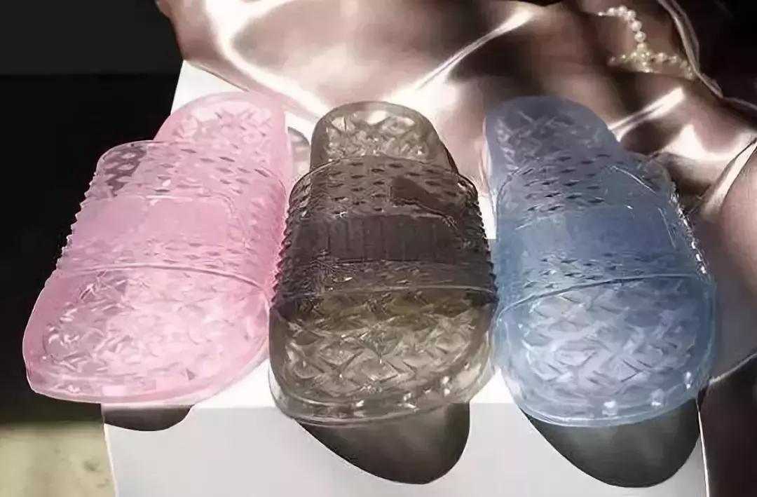 两万块的ysl鞋,ysl2万左右的包