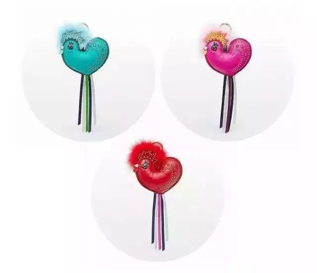 2万的编织袋？4千的塑料鞋？难道真是贫穷限制了我的审美？