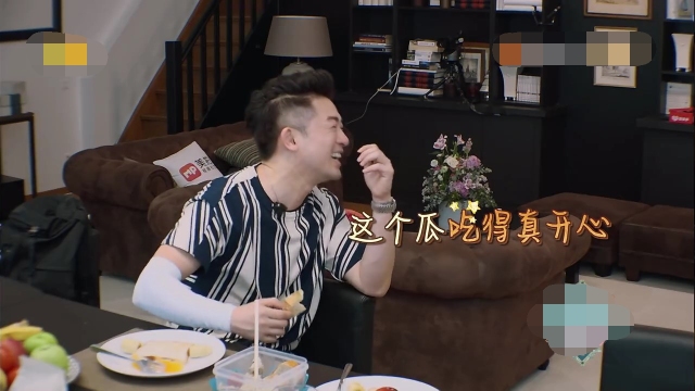 王俊凯表演遭吐槽,苏有朋王俊凯白举纲中餐厅