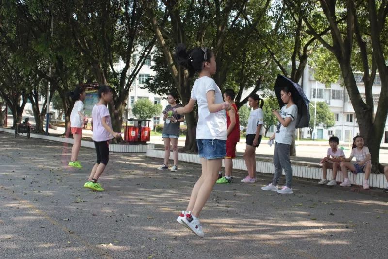 携手“传球”，与爱同行