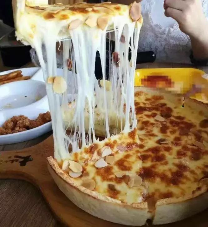 最近很火的芝士瀑布披萨,史上最良心的芝士披萨