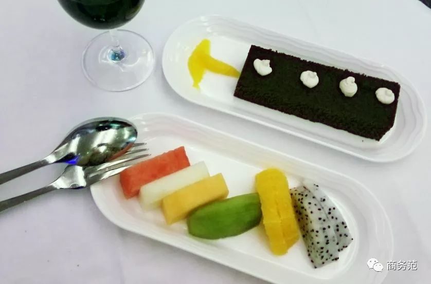 阿联酋航空豪华经济舱体验,阿联酋航空奢华