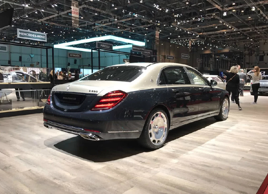 奔驰迈巴赫多少钱一辆价格表,迈巴赫商务车200万