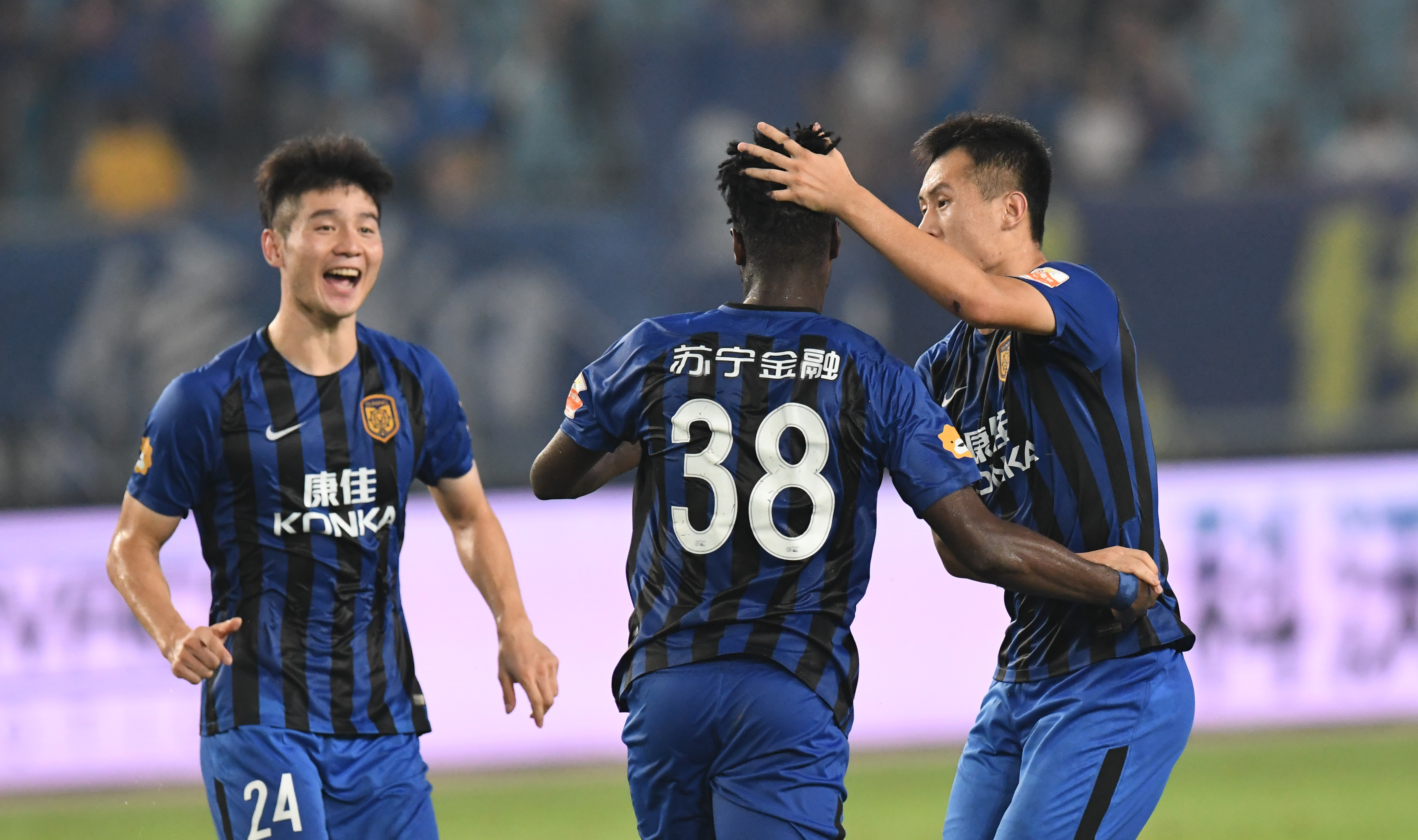 江苏苏宁前锋博阿基耶,苏宁足球吴曦