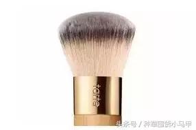 哪款粉底液粉扑最好上妆,粉底刷和气垫粉扑哪个上妆比较好