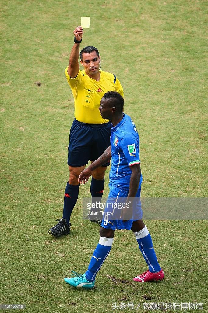 世界杯鸳鸯足球鞋,世界杯彪马鸳鸯足球鞋绿橙