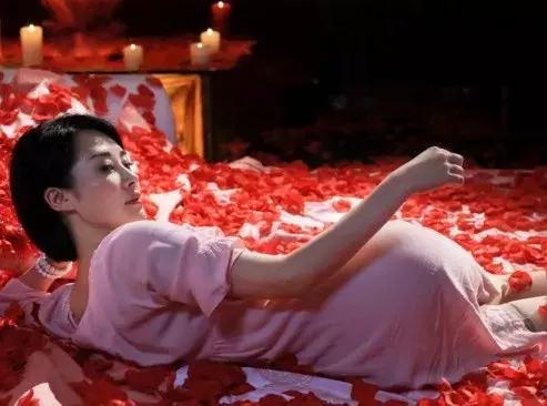 练就翘臀的正确姿势,男性超级简单的翘臀方法