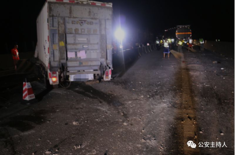 广明高速交通事故,大广高速货车连环追尾视频