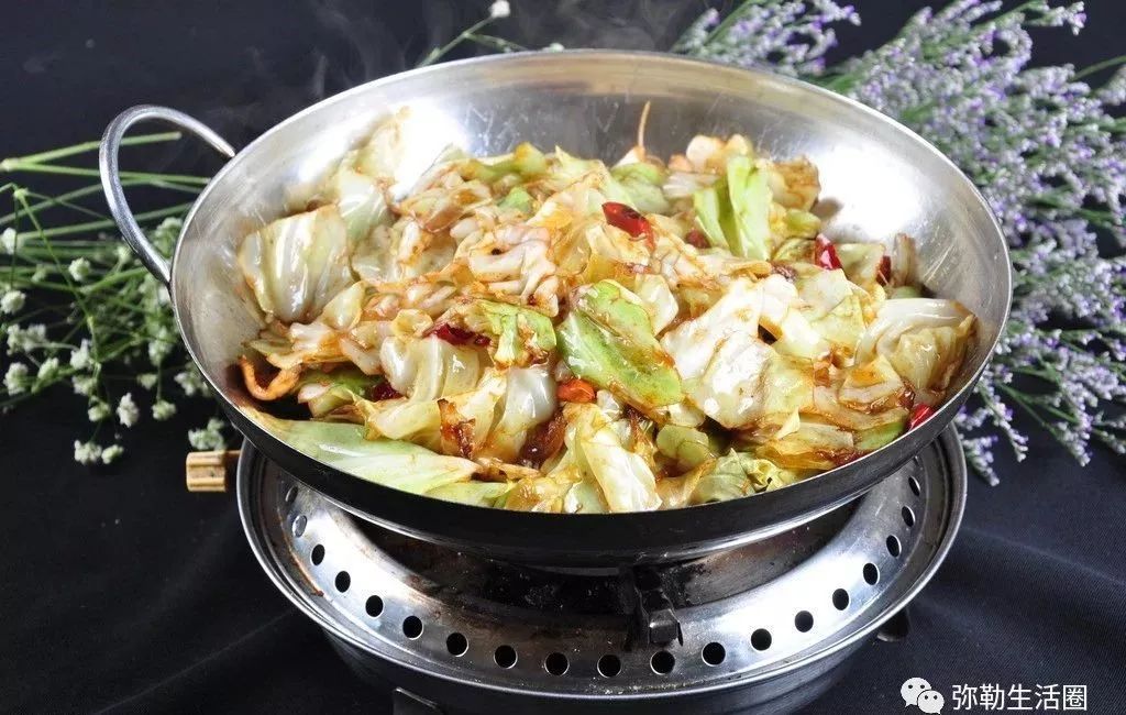 弥勒90后美女开餐馆,自创近百个健康菜,全家老小都喜欢