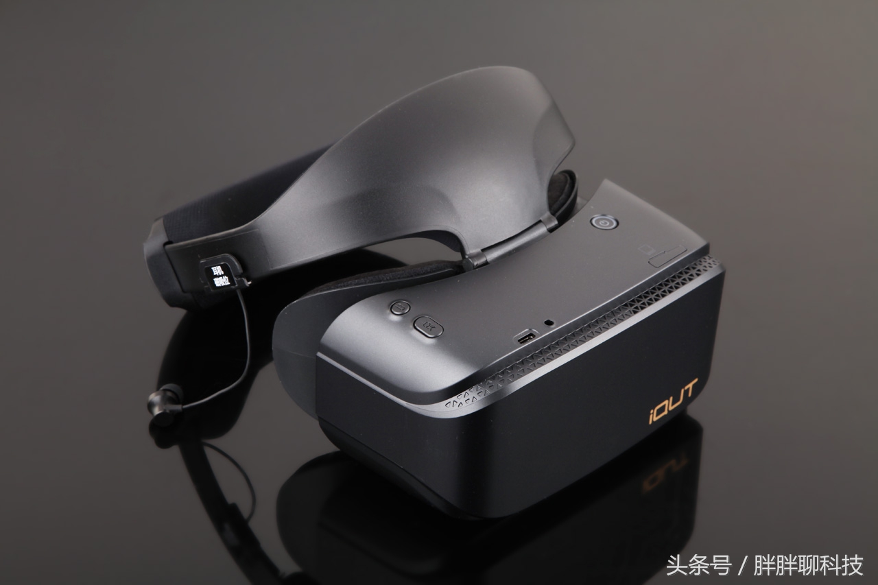 致未来的我们：爱奇艺奇遇IIVR一体机体验，真正的影院般体验！