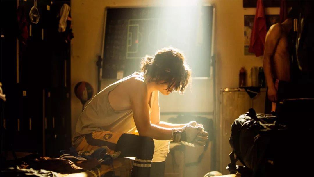 给你十个亿,你会让身边的人跪舔吗?