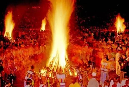 火把节是在警示人们不能玩火吗,火把节玩火好好玩