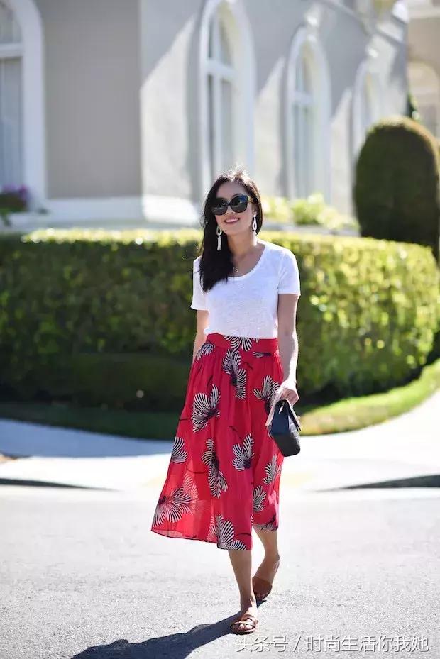 平胸女孩怎么穿才好看,平胸女人怎么穿好看