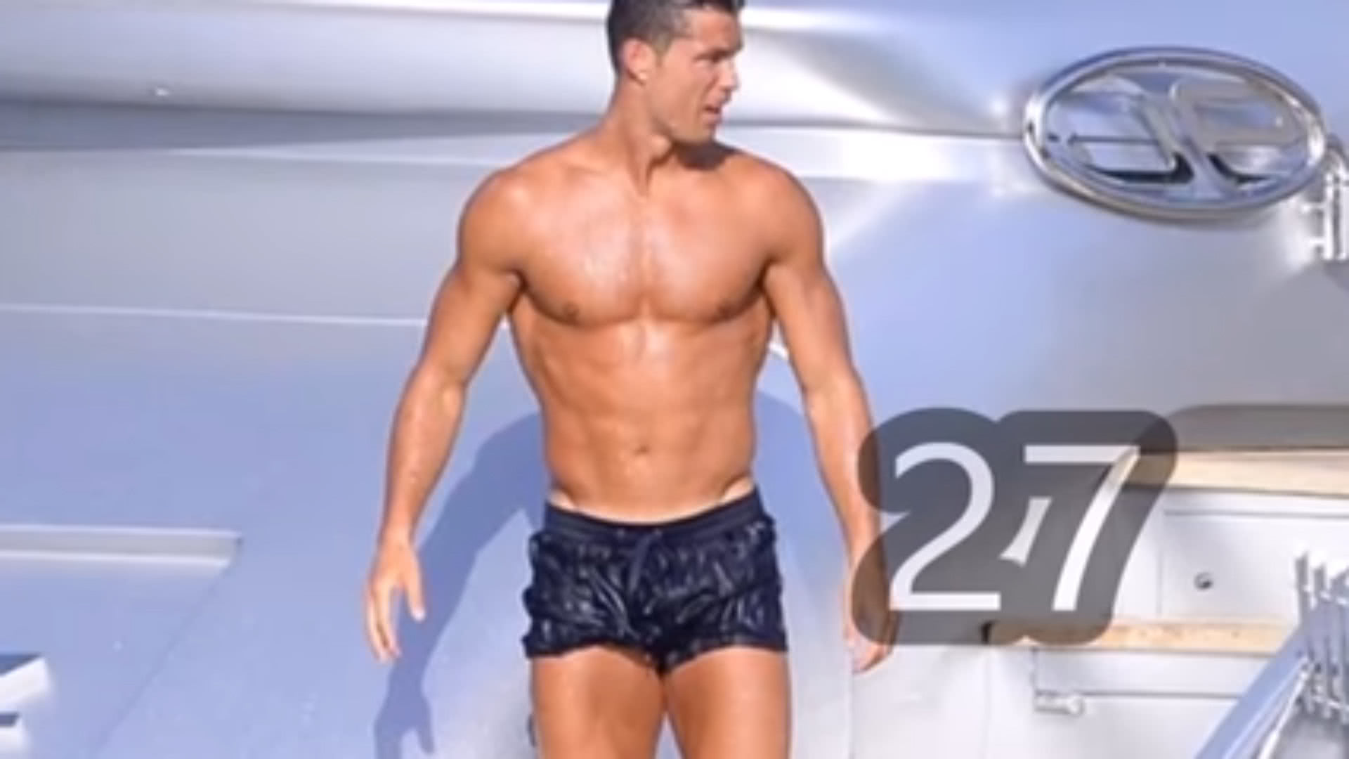 c罗1岁到38岁变化图,c罗的身材是怎么练出来了的