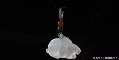 2024年十二生肖最适合戴的玉石,十二属相适合佩戴的翡翠题材