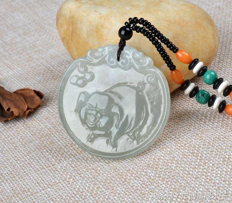 2024年十二生肖最适合戴的玉石,十二属相适合佩戴的翡翠题材