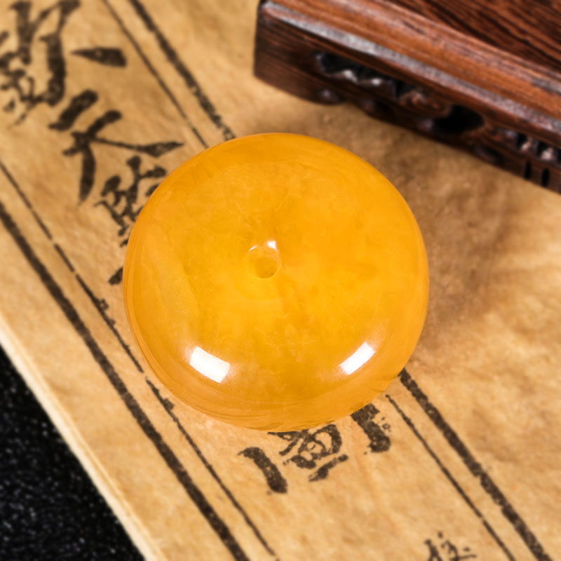 蜜蜡常见沁色,蜜蜡的玩法和注意事项