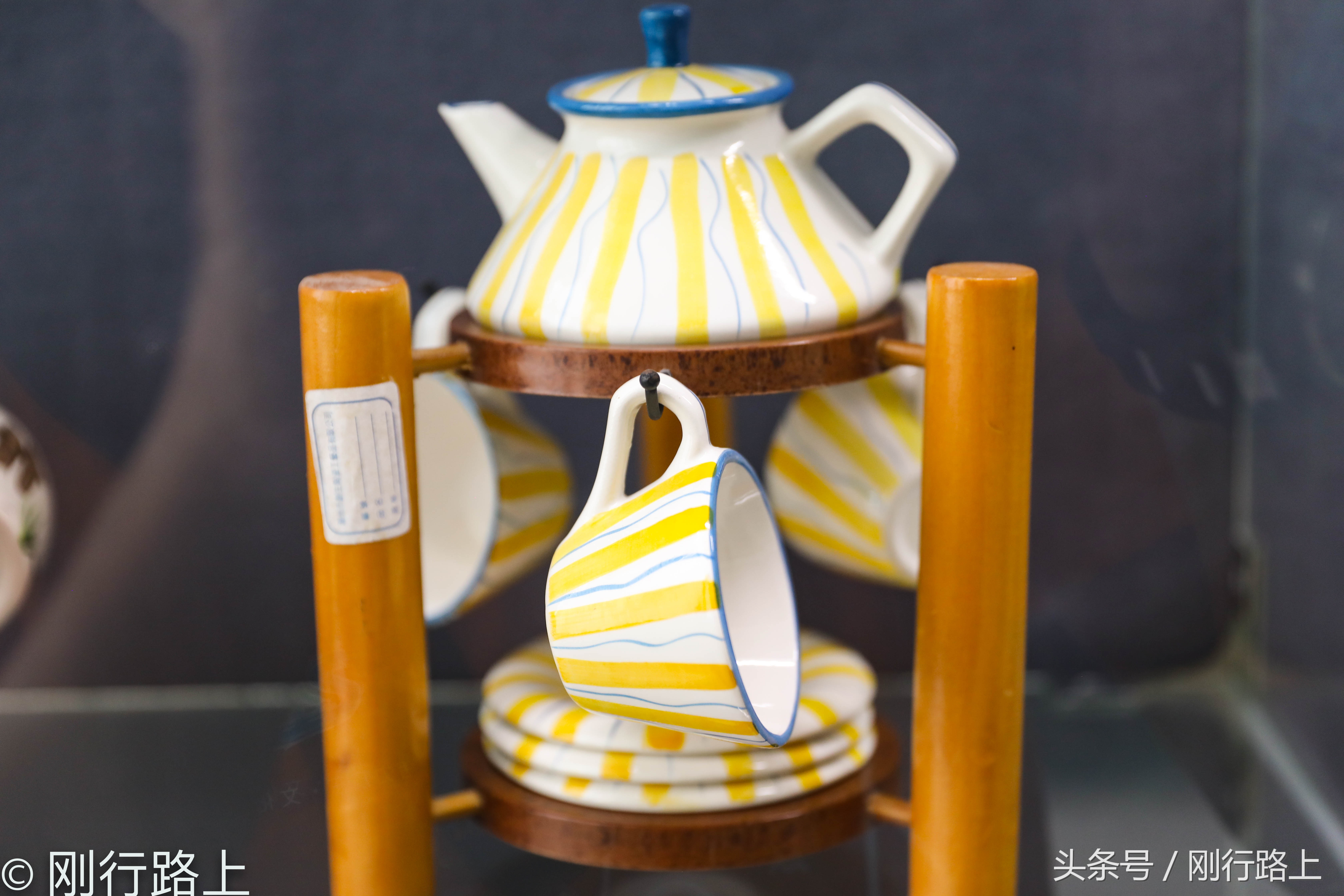 潮州瓷器与景德镇瓷器哪个更好,景德镇瓷器和潮州瓷器的比较