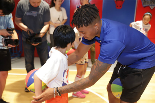 贵人鸟股权拍卖990万股过户了吗,贵人鸟出售资产