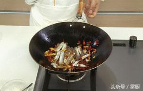蛏子肉的家常做法爆炒需要焯水么,蛏子肉的家常做法爆炒搭配什么菜