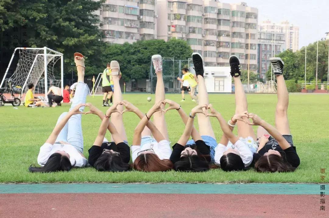 闺蜜拍照姿势三人合照高级感,闺蜜合影照片怎么拍好看