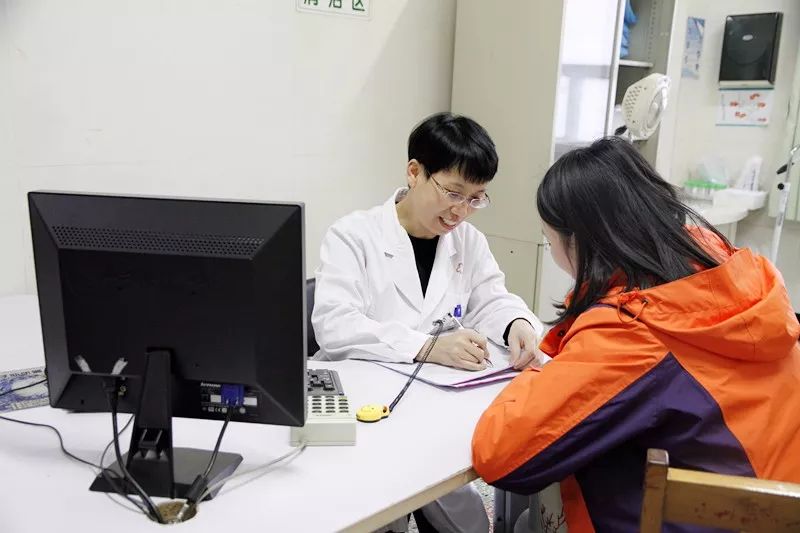 婊曞窞涓績鍖婚櫌濡囩涓撳闂ㄨ瘖,婊曞窞甯備汉姘戝尰闄㈠浜х鍏ㄥ浗鎺掑悕