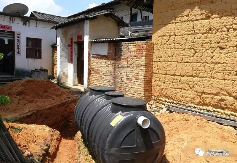 因建化粪池与邻居争议,两兄弟一起建房闹矛盾怎么处理