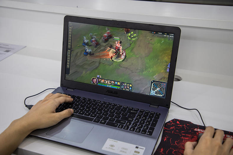 华硕顽石五代fl8000uf笔记本,华硕笔记本顽石五代价格