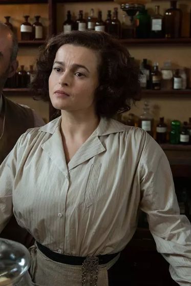 爱丽丝梦游仙境红皇后电影完整版,爱丽丝梦游仙境的电影总结