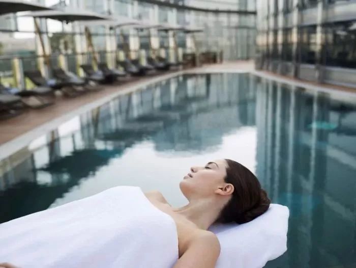 创意暴走办公室视频,创意暴走自带灯光秀的建筑