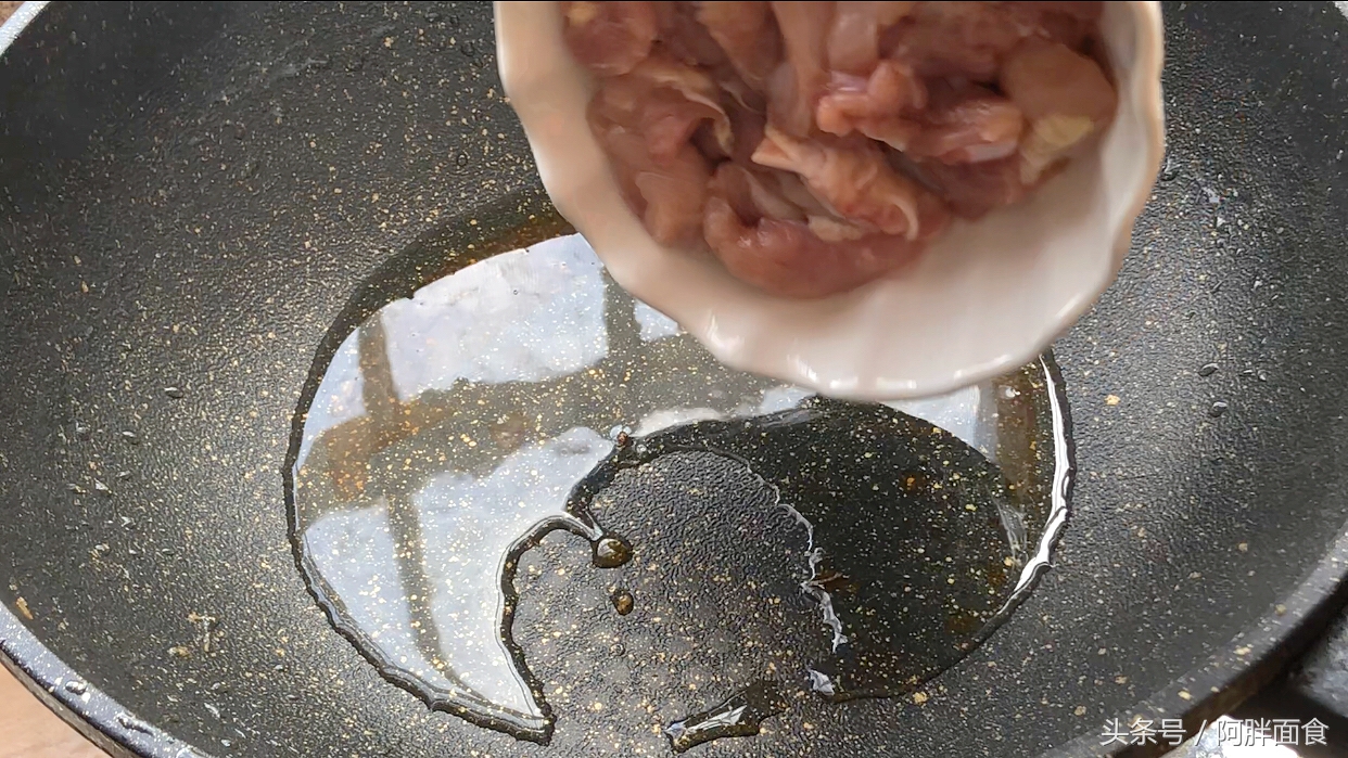 这个季节的丝瓜怎么吃,立秋后的丝瓜怎样吃不发黑