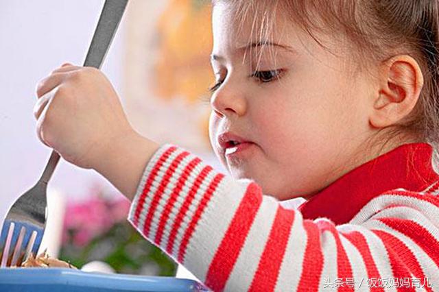 孩子吃得不少但是不胖怎么回事,孩子吃得多不吸收不长肉