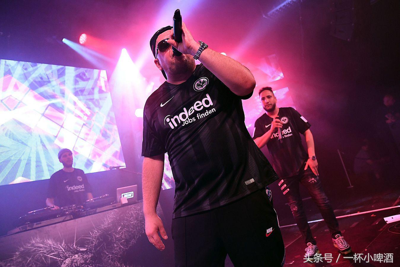 德甲真乃五大联赛的清流——18支球队的胸前广告居然没有*彩博**公司