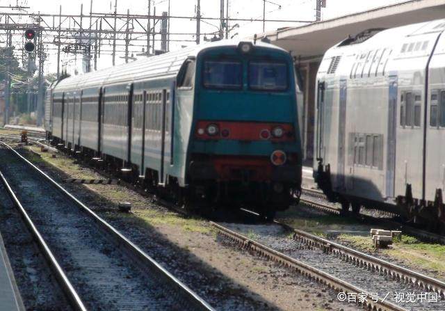 女童突发惊厥公交司机5分钟送医,高铁上女孩突发癫痫