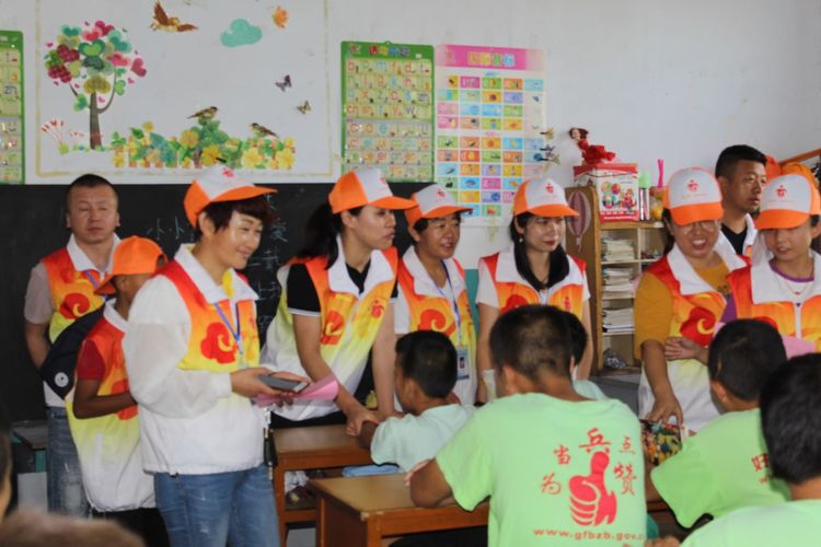 关爱聋哑伴智力障碍儿童,关爱残疾孩子