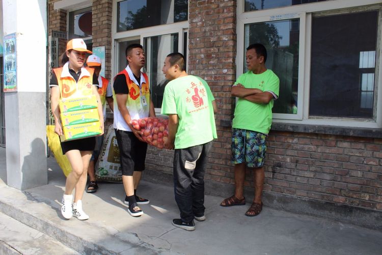 关爱聋哑伴智力障碍儿童,关爱残疾孩子