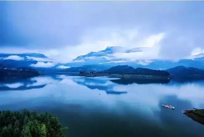 这座低调的宝藏小城去100次都不腻,这个低调的四川小城