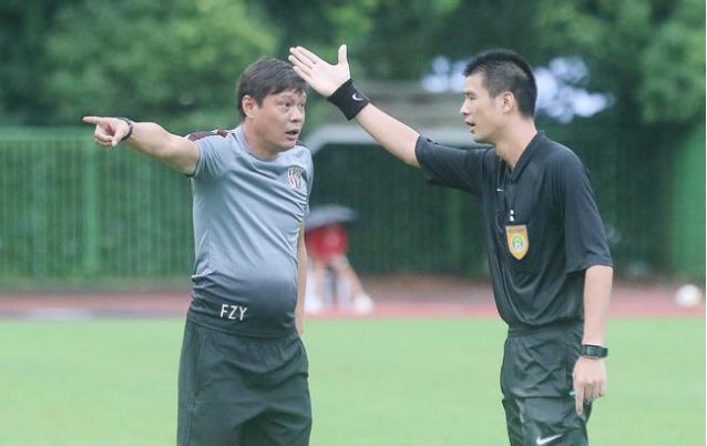 范志毅裁判被骂完整版,范志毅怒怼裁判完整版