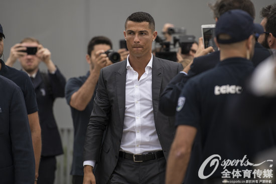 15年前c罗转会,15年前c罗踢球