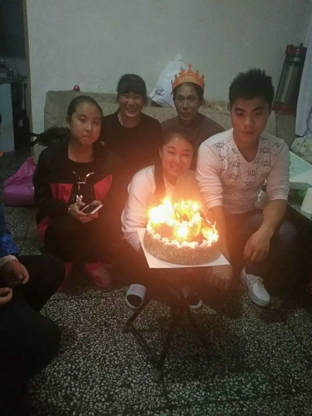 14岁女孩患红斑狼疮不让父母卖房：万一救不了我你们连家也没了