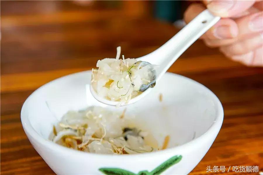 这道只卖一个月的“菌中之王”终于重出江湖，等了一年值得！