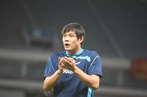 范志毅殴打裁判名场面,范志毅马明宇李玮锋球霸