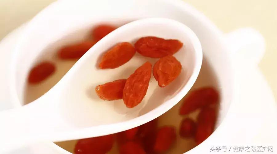 滋阴降火煲养生汤,降火的养生粥养生汤