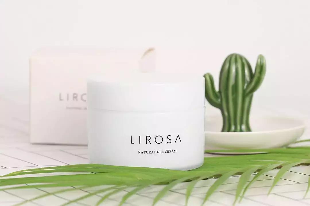 敷脸清洁脸部,用水敷脸可以去角质吗