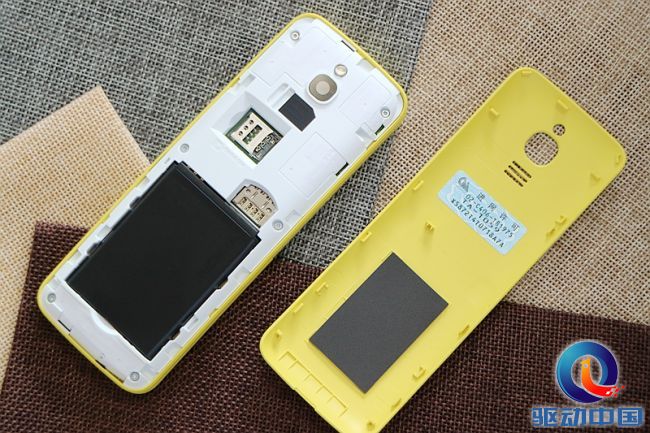 诺基亚82104g对比诺基亚81104g,诺基亚8110香蕉机解锁