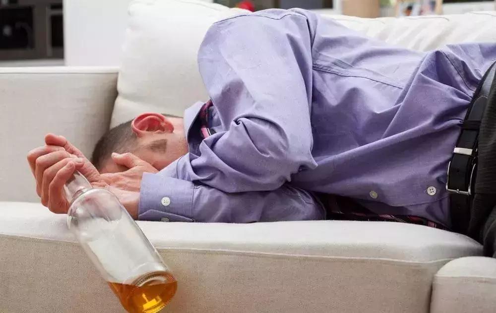 喝醉酒的客人处理方法,如何应对醉酒客人