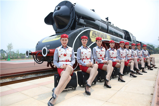 成都旅游航空学校,成都航空旅游学校校服