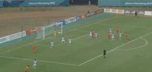 这位足球星二代没给老爸丢脸,他刚在亚运会上打入两粒进球!