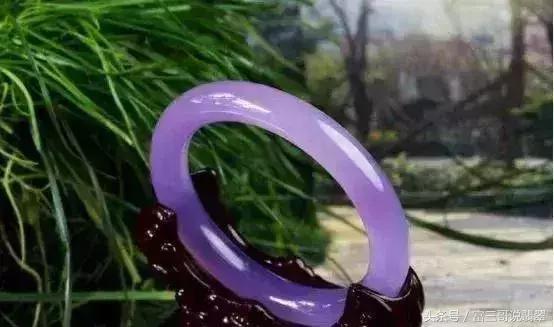 缅甸翡翠摆件翡翠观音挂件价格,花100万购买的翡翠