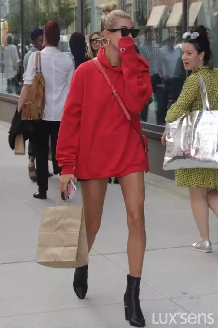 人人都有的白t怎么穿才高级,人人都有的长袖t恤怎么穿才时髦